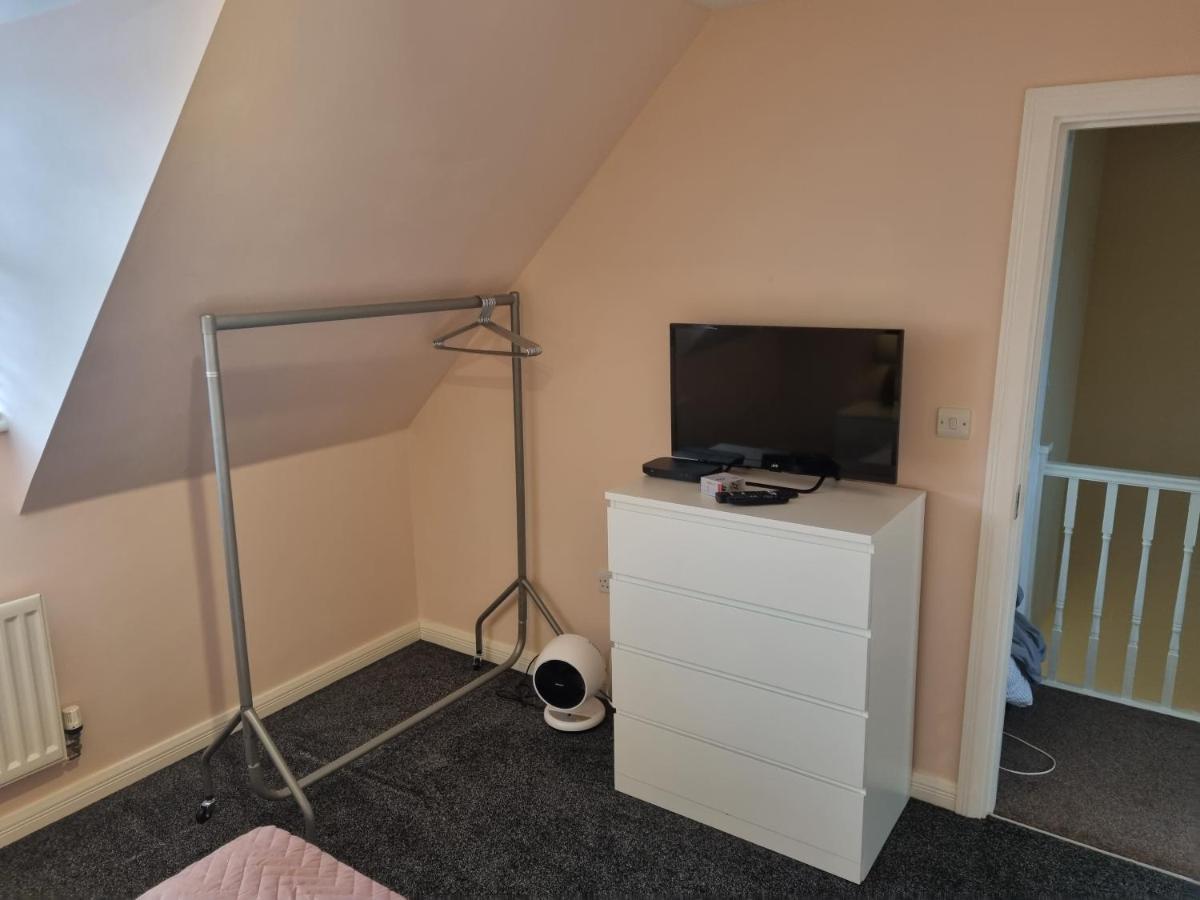 Swindon 6 Deluxe Doubles 2 With En Suite In Large House - No Pets Bagian luar foto