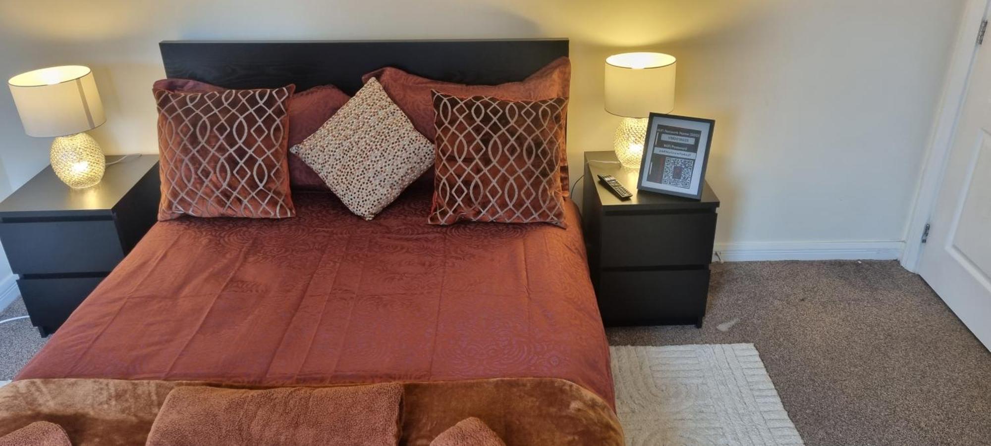 Swindon 6 Deluxe Doubles 2 With En Suite In Large House - No Pets Bagian luar foto